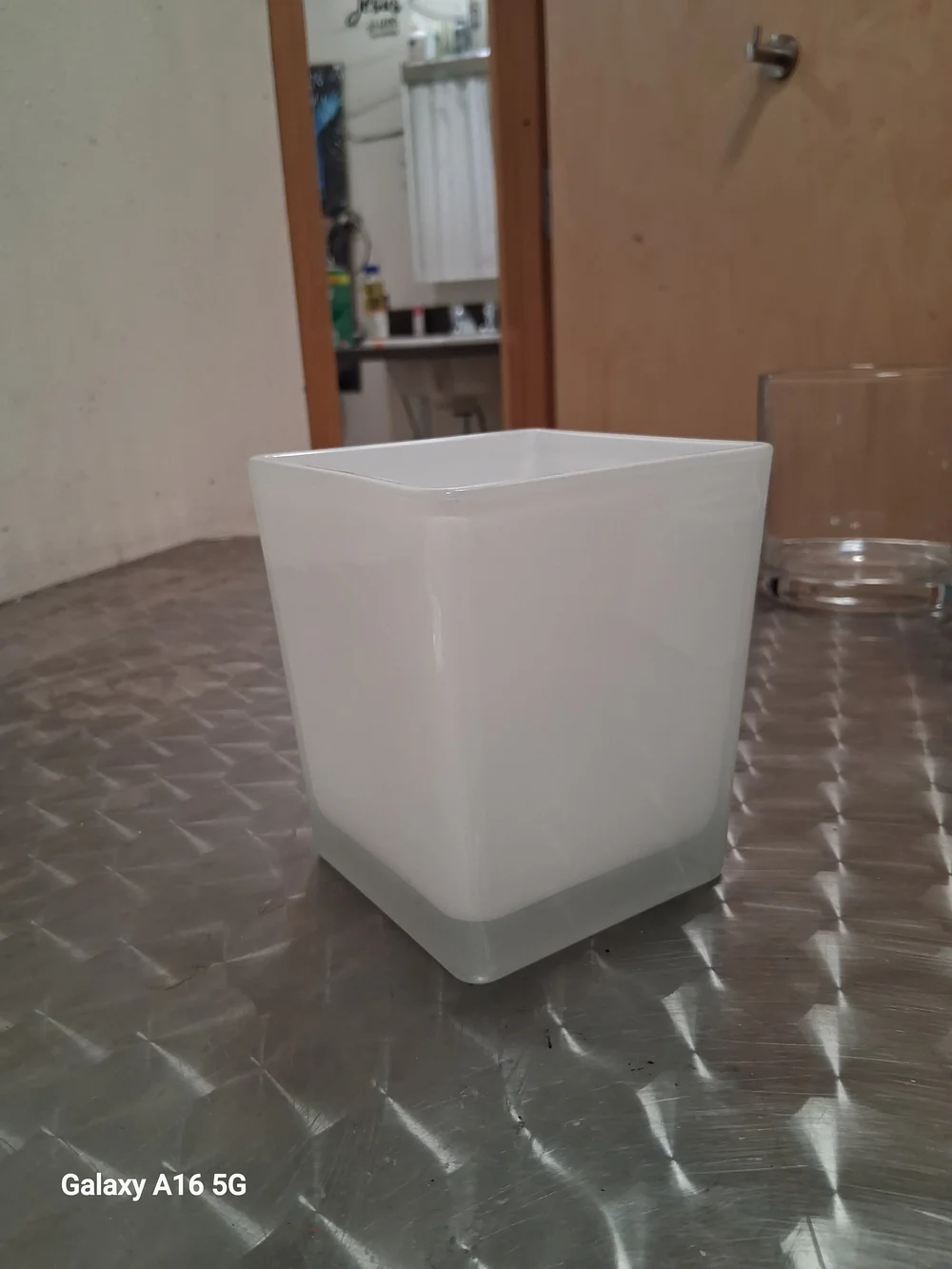 N/A minimal white